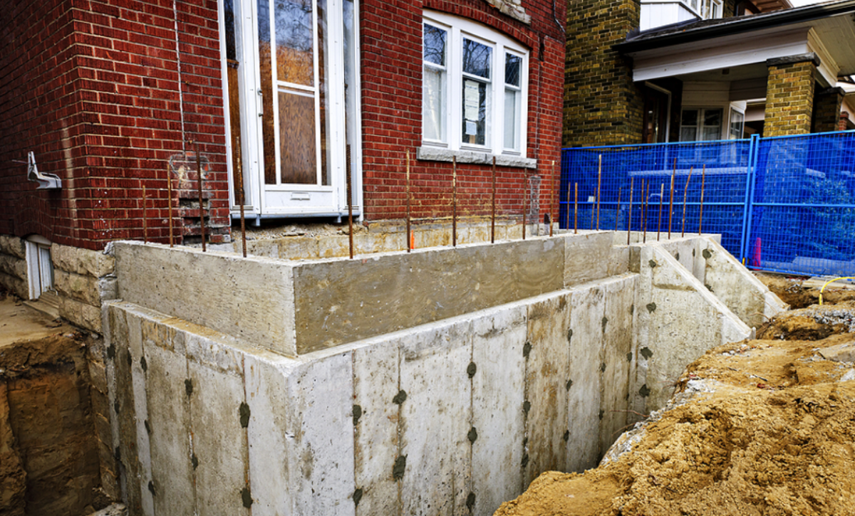 What a Stucco Installer for ADUs Needs to Know About Zoning and Finish Selection